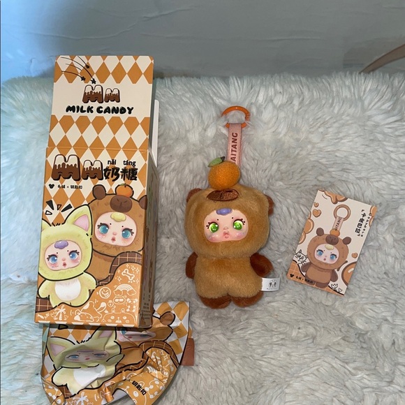 Milk candy capybaras, Plush Keychain Brown super cute smells like chocolate - Picture 4 of 10